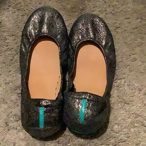 Like new pair of drago Tieks